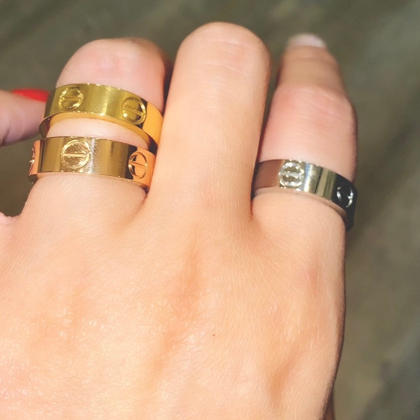 THICK AMOR RING BAND